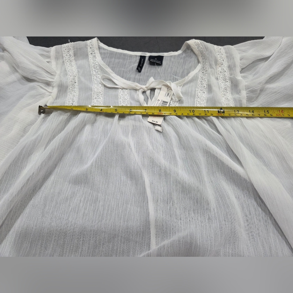 NWT New Directions White Blouse with Lace Detail Front Flutter Sleeves Sz.S - Picture 6 of 8